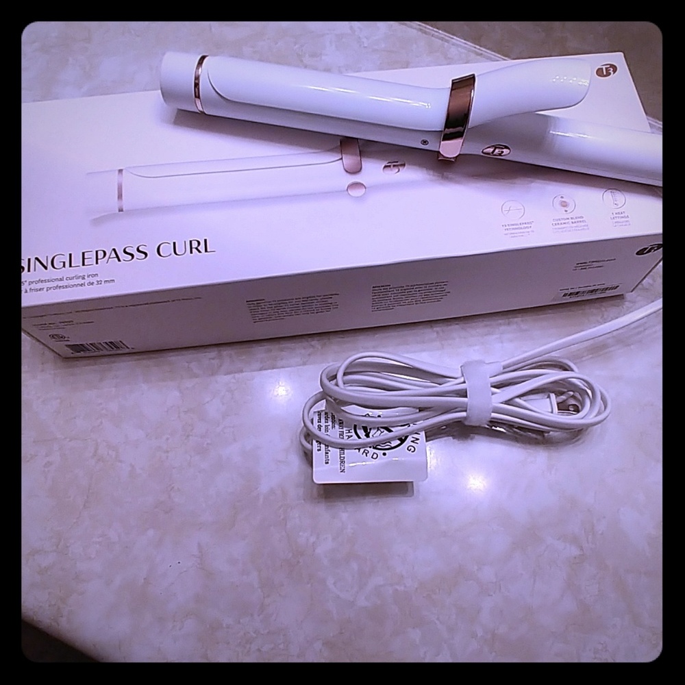 T3 singlepass curling iron